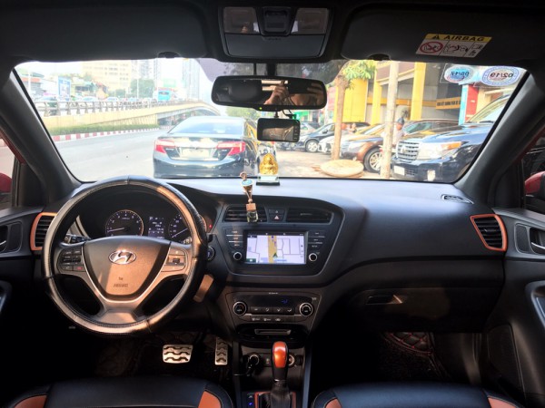 Hyundai i20 2016 màu đỏ