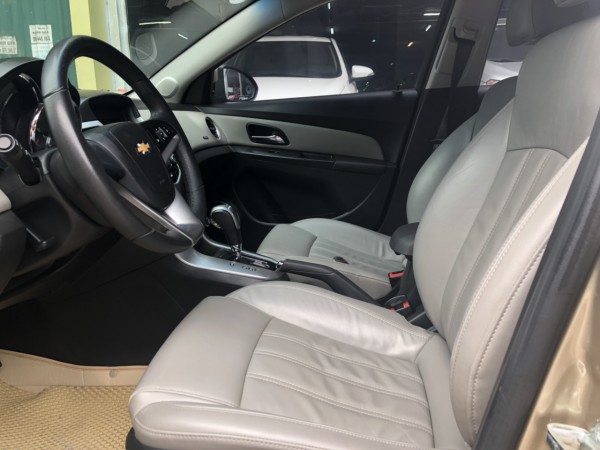 Hyundai i10 Chevrolet Cruze LTZ màu cát 2013