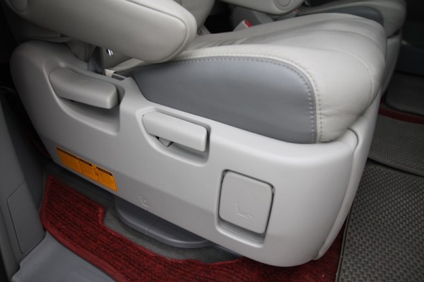 Toyota Sienna TOYOTA SIENNA sx 2012, đk 2013