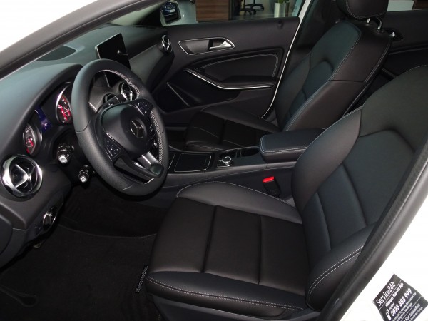 Mercedes-Benz GLA200 2018-GIÁ ĐẶC BIỆT, MÀU MỚI
