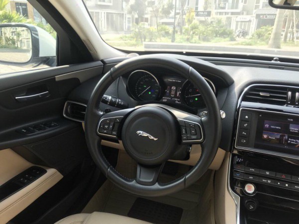 Jaguar JAGUAR XE PRESTIGE sx 2015, đk 2016