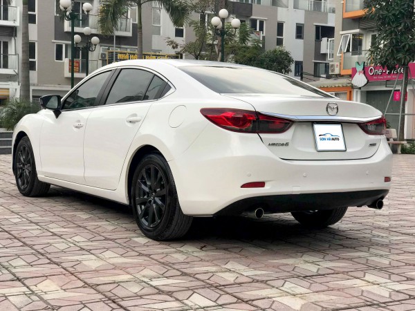 Mazda 6 - 2.0AT 2016, màu trắng, biển Hà Nội