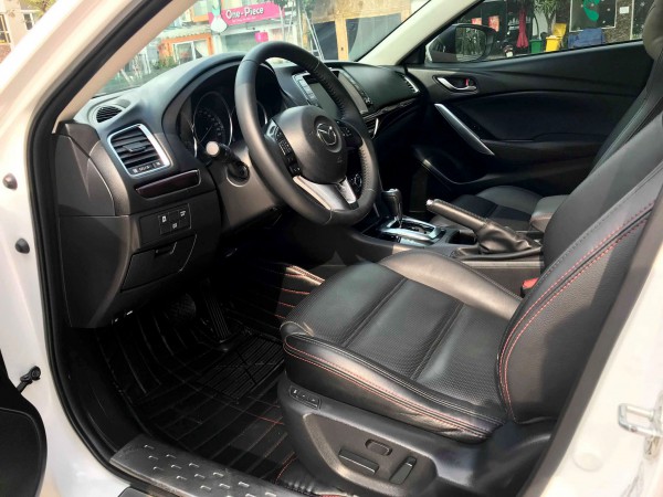 Mazda 6 - 2.0AT 2016, màu trắng, biển Hà Nội