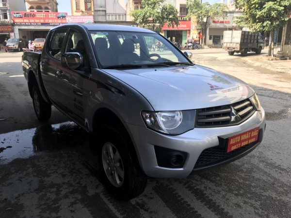 Mitsubishi Triton Bán xe Mitsubishi Triton máy Xăng,2014