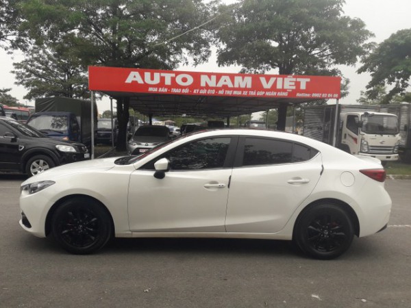 Mazda 3 Bán Mazda3 1.5AT màu trắng 2016