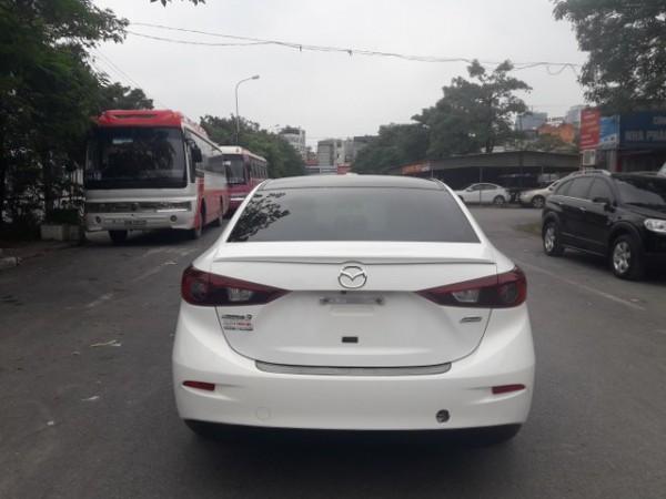Mazda 3 Bán Mazda3 1.5AT màu trắng 2016
