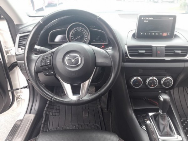 Mazda 3 Bán Mazda3 1.5AT màu trắng 2016