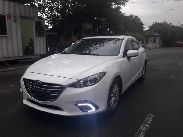Mazda 3 Bán Mazda3 1.5AT 2015 màu trắng