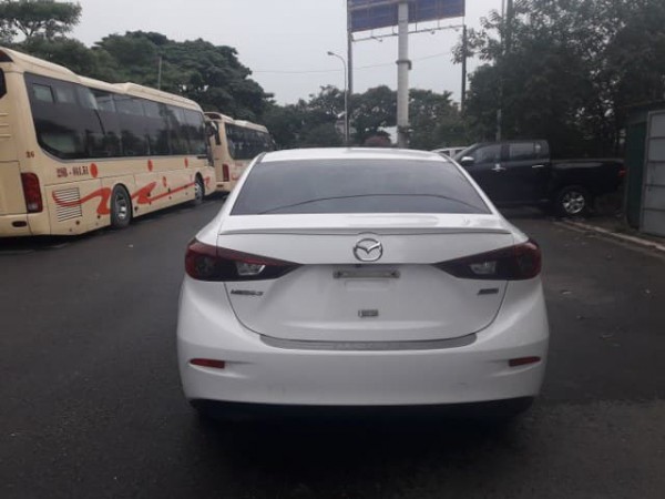 Mazda 3 Bán Mazda3 1.5AT 2015 màu trắng