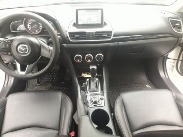 Mazda 3 Bán Mazda3 1.5AT 2015 màu trắng