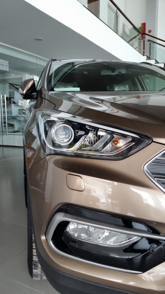 Hyundai Santa Fe Hyundai Santa Fe 2017 giá tốt.xe có sẵn.