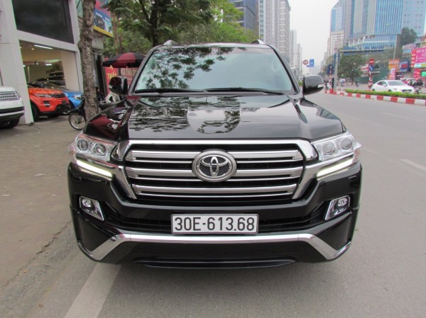 Toyota Land Cruiser 2017 màu đen