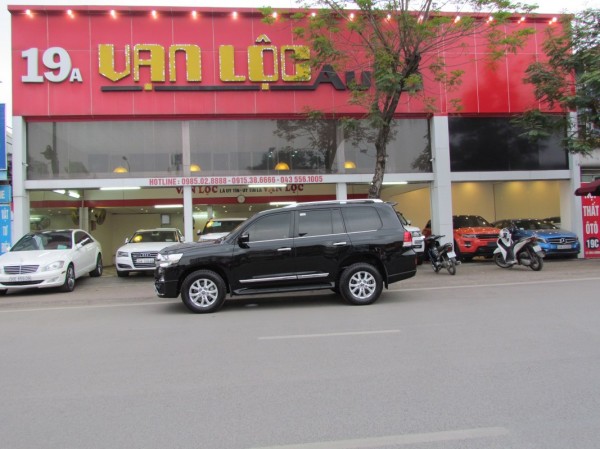 Toyota Land Cruiser 2017 màu đen