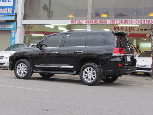 Toyota Land Cruiser 2017 màu đen
