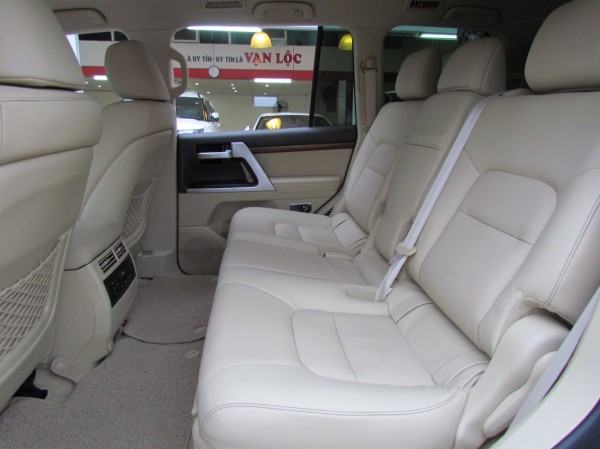 Toyota Land Cruiser 2017 màu đen