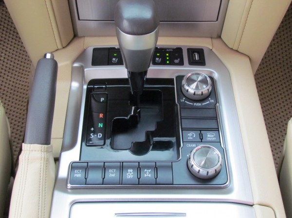 Toyota Land Cruiser 2017 màu đen
