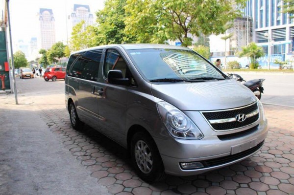 Hyundai H-1 Starex sx 2015, màu Bạc, 9 chỗ, bản nội địa HQ