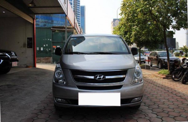 Hyundai H-1 Starex sx 2015, màu Bạc, 9 chỗ, bản nội địa HQ