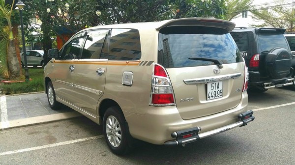Toyota Innova E 2.0