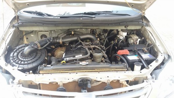 Toyota Innova E 2.0