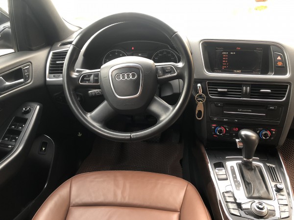 Audi Q5 mode 2011 Bản Full màu xanh đen