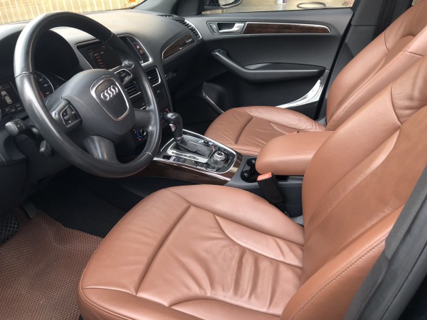 Audi Q5 mode 2011 Bản Full màu xanh đen