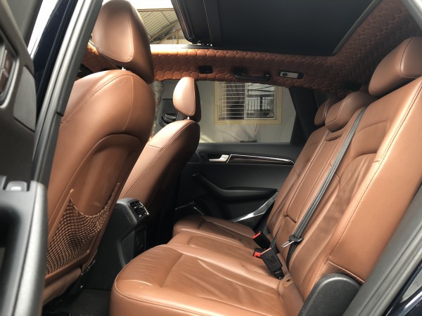 Audi Q5 mode 2011 Bản Full màu xanh đen