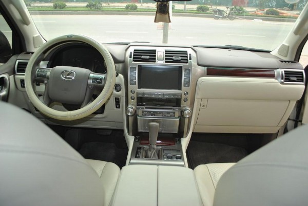Lexus GX 460 2011 màu ghi, xe đẹp, còn rất mới!