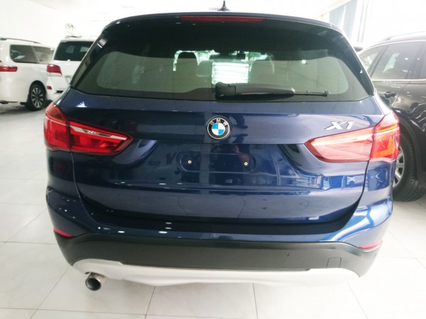 BMW X1 màu xanh 2016