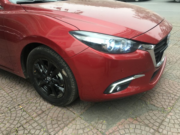 Mazda 3 Mazda3 Facelift 1.5L hachbak màu đỏ sản