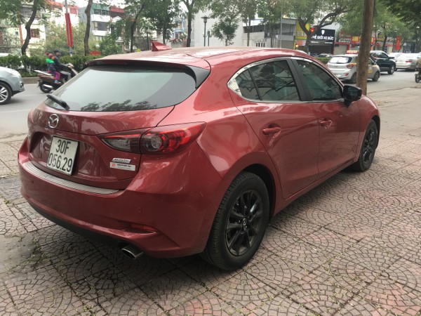 Mazda 3 Mazda3 Facelift 1.5L hachbak màu đỏ sản