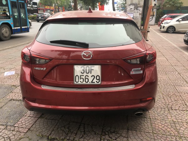 Mazda 3 Mazda3 Facelift 1.5L hachbak màu đỏ sản