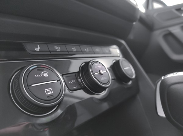 Volkswagen Tiguan xe đức nhập khẩu hỗ trợ 120 triệu