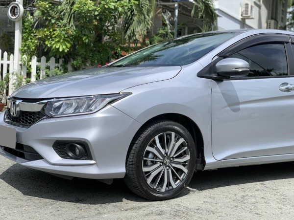 Honda City Top 2019 tự động màu bạc