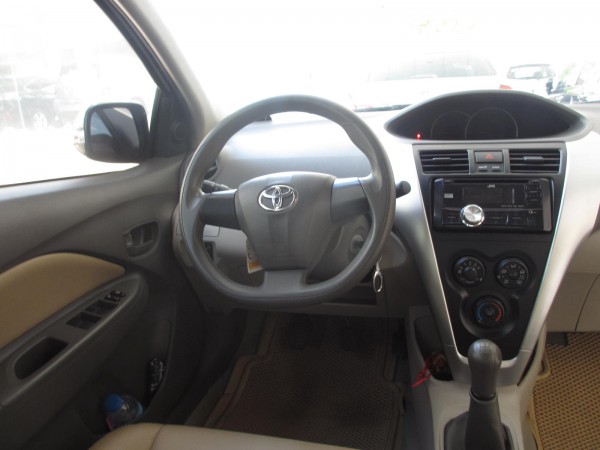 Toyota Vios TOYOTA VIOS E Số sàn màu bạc, sx 2013