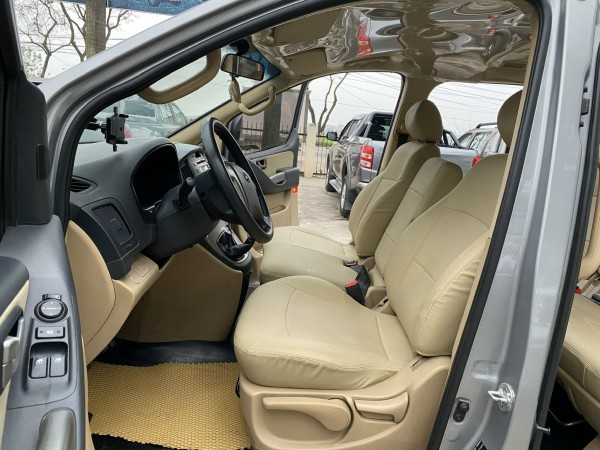 Hyundai Grand Starex Bán xe Hyundai starex 9 chỗ,máy xăng