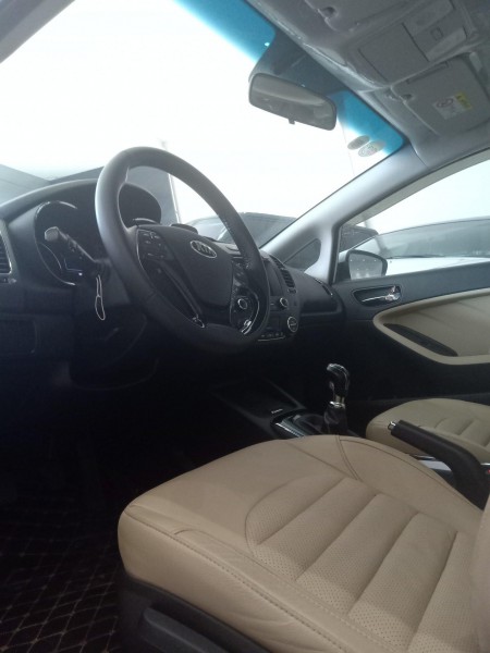 Kia Cerato 2018 1.6 MT như xe hãng giá hợp lý.