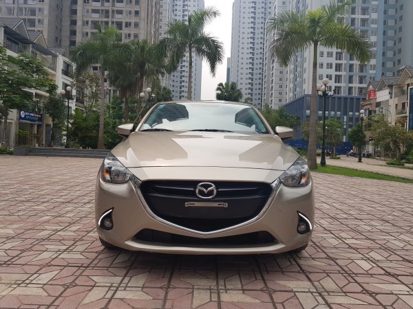 Mazda 2 Bán Mazda2 1.5AT màu vàng cát 2017