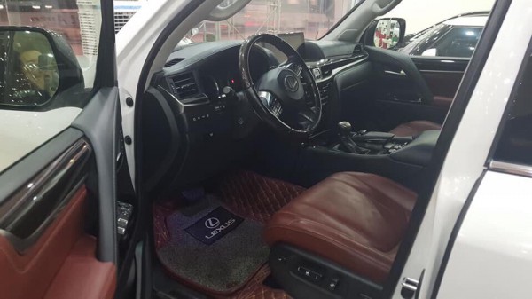 Lexus LX 570 Bán Lexus LX570 màu trắng,nội thất nâu,