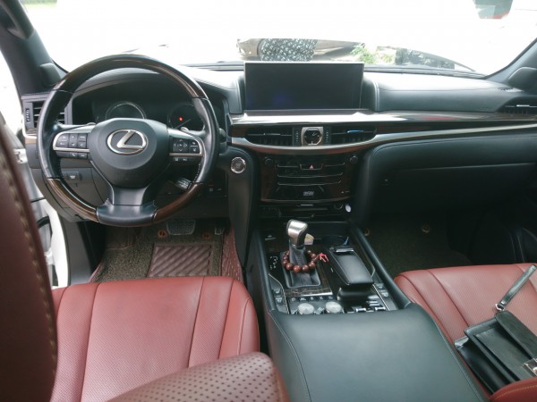 Lexus LX 570 2016 bản trung đông