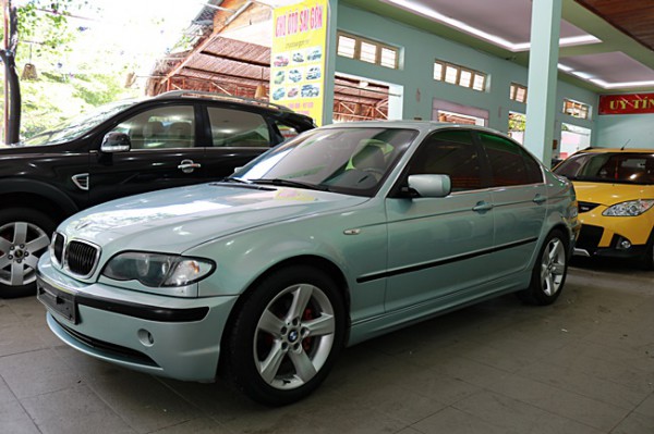 BMW 325 2004