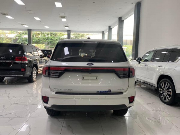 Ford Bán Ford Everest Titanium 2 cầu 2023