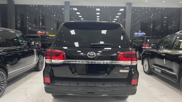 Toyota Land Cruiser Bán Toyota Land Cruiser 4.6 màu đen 2021
