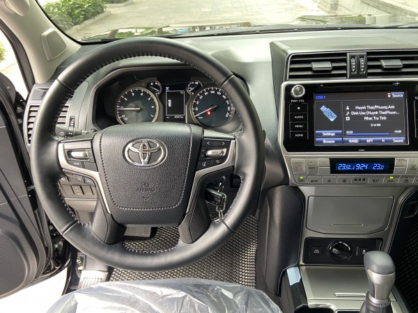 Toyota Prado Bán LandCuiser Prado VX Model 2021 Mới N