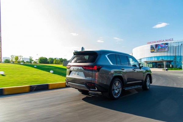 Lexus BánLexus LX600 4 chỗ siêu víp 2023