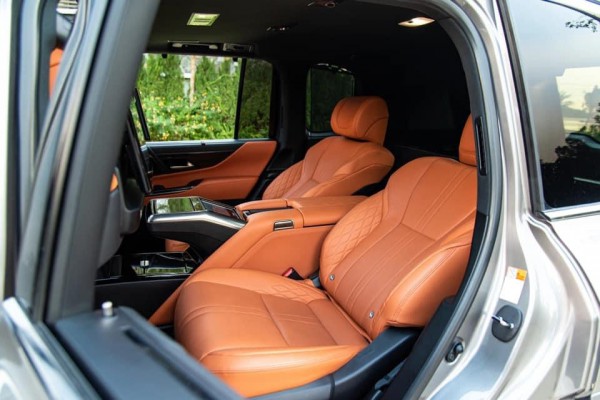 Lexus BánLexus LX600 4 chỗ siêu víp 2023