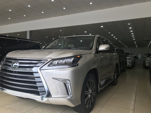 Lexus LX 570 Bán Lexus LX570nhập mỹ,Mode2019,màu vàng