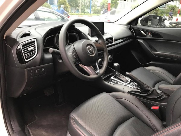 Mazda 3 1.5AT 2016