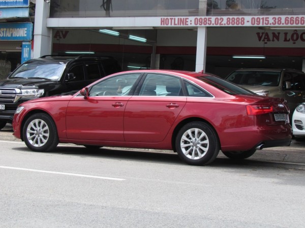 Audi A6 2013 màu đỏ