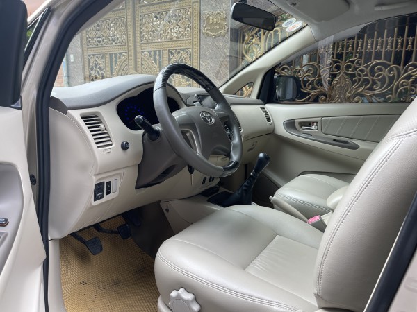 Toyota Innova đời 2016 chính chủ gia đình cần bán